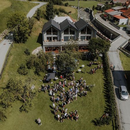 Zum Wohle Aparthotel Oberwoelz Stadt Exterior photo