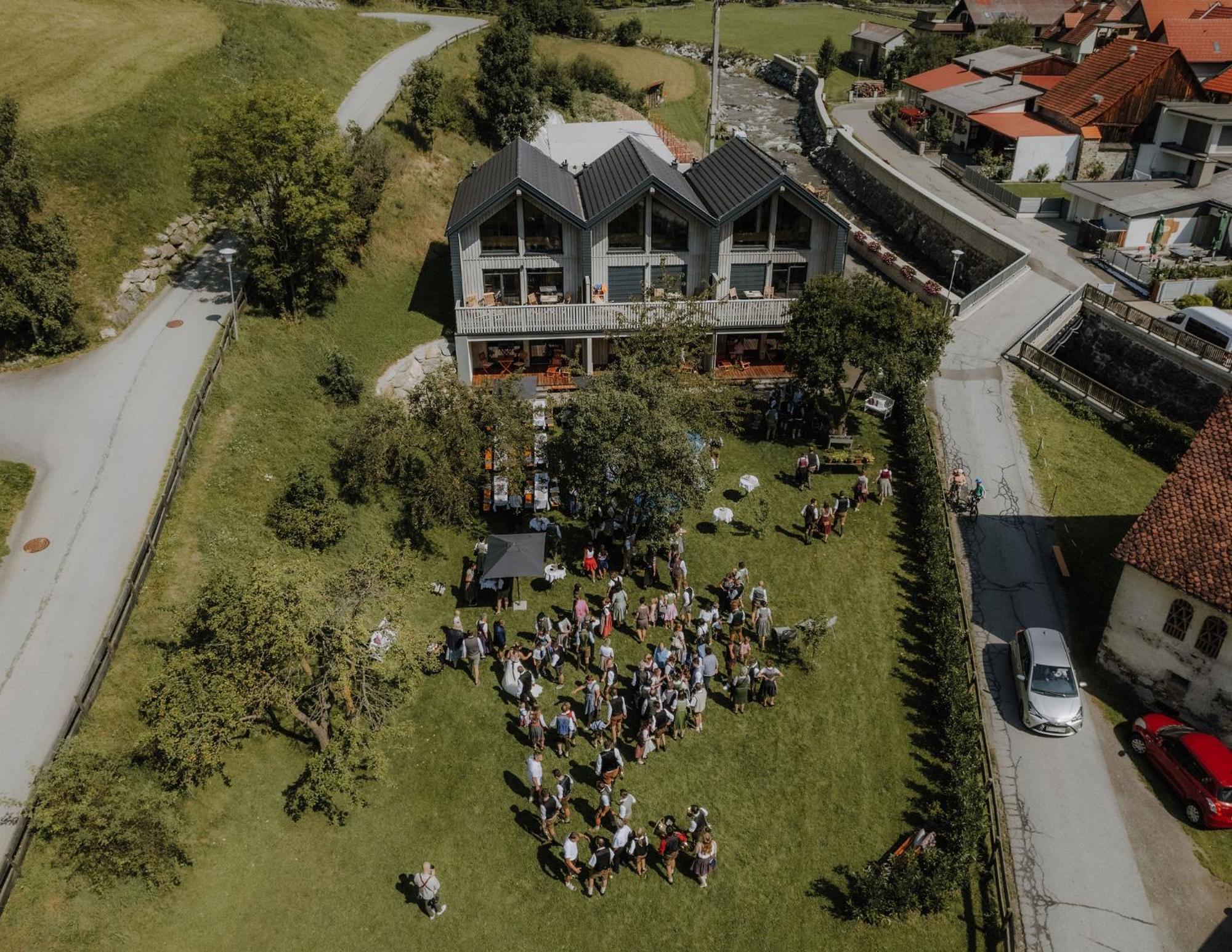 Zum Wohle Aparthotel Oberwoelz Stadt Exterior photo